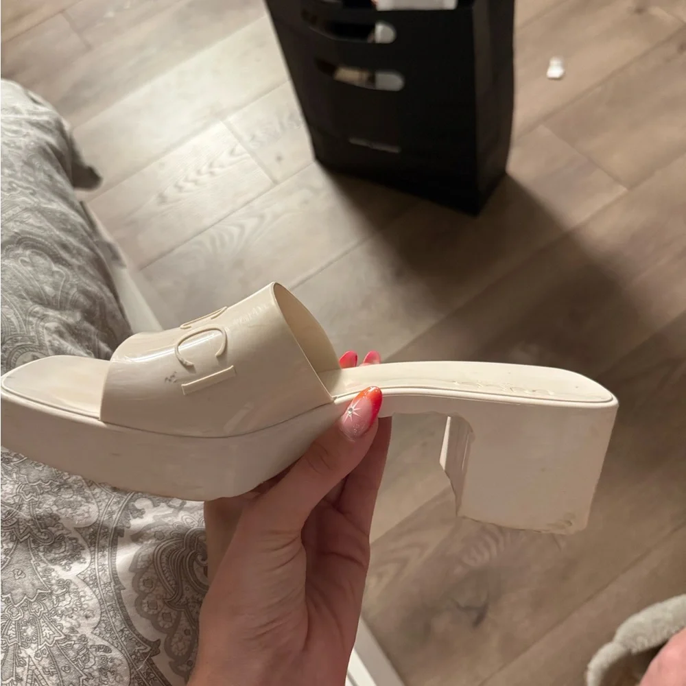 Gucci slide - Picture 4 of 9